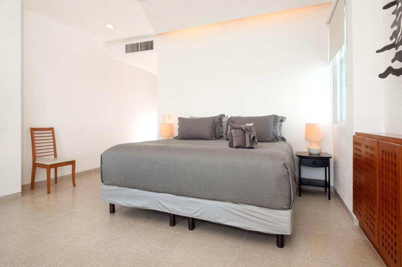 Nah Ha 601 Oceanfront With Pool Apartment