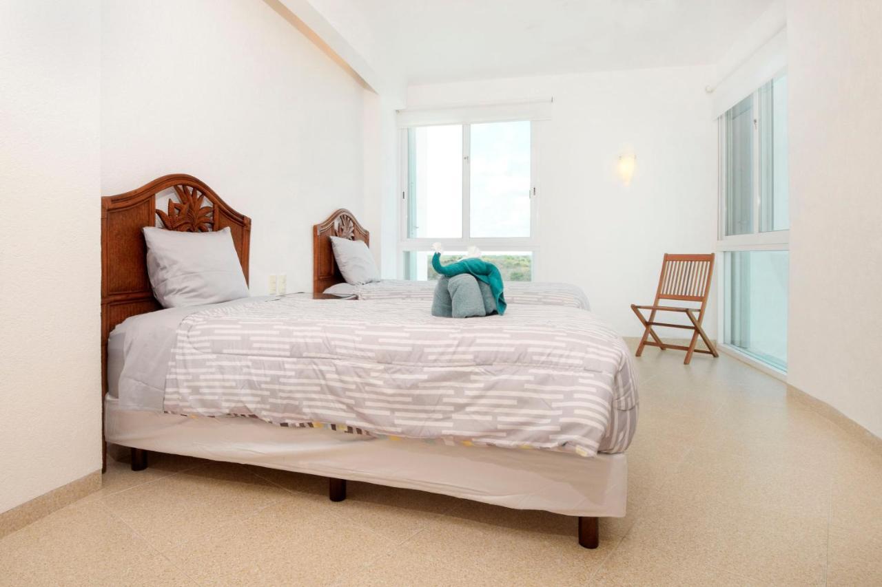 Nah Ha 601 Oceanfront With Pool Apartment